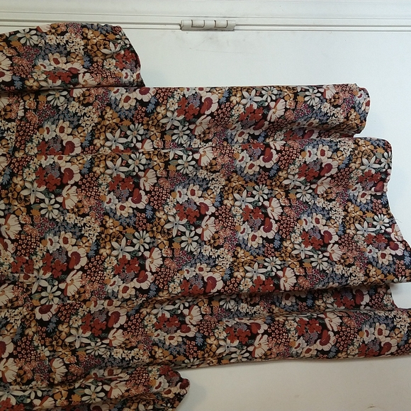 Forever 21 blouse - Picture 3 of 6